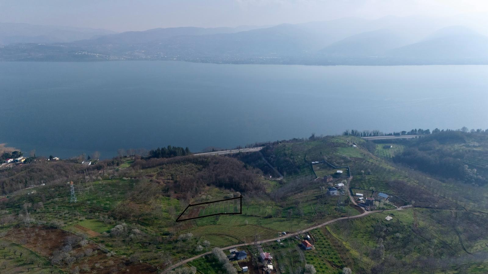 Sapanca Gölü Manzaralı, Şehre Yakın Yatırımlık Tarla